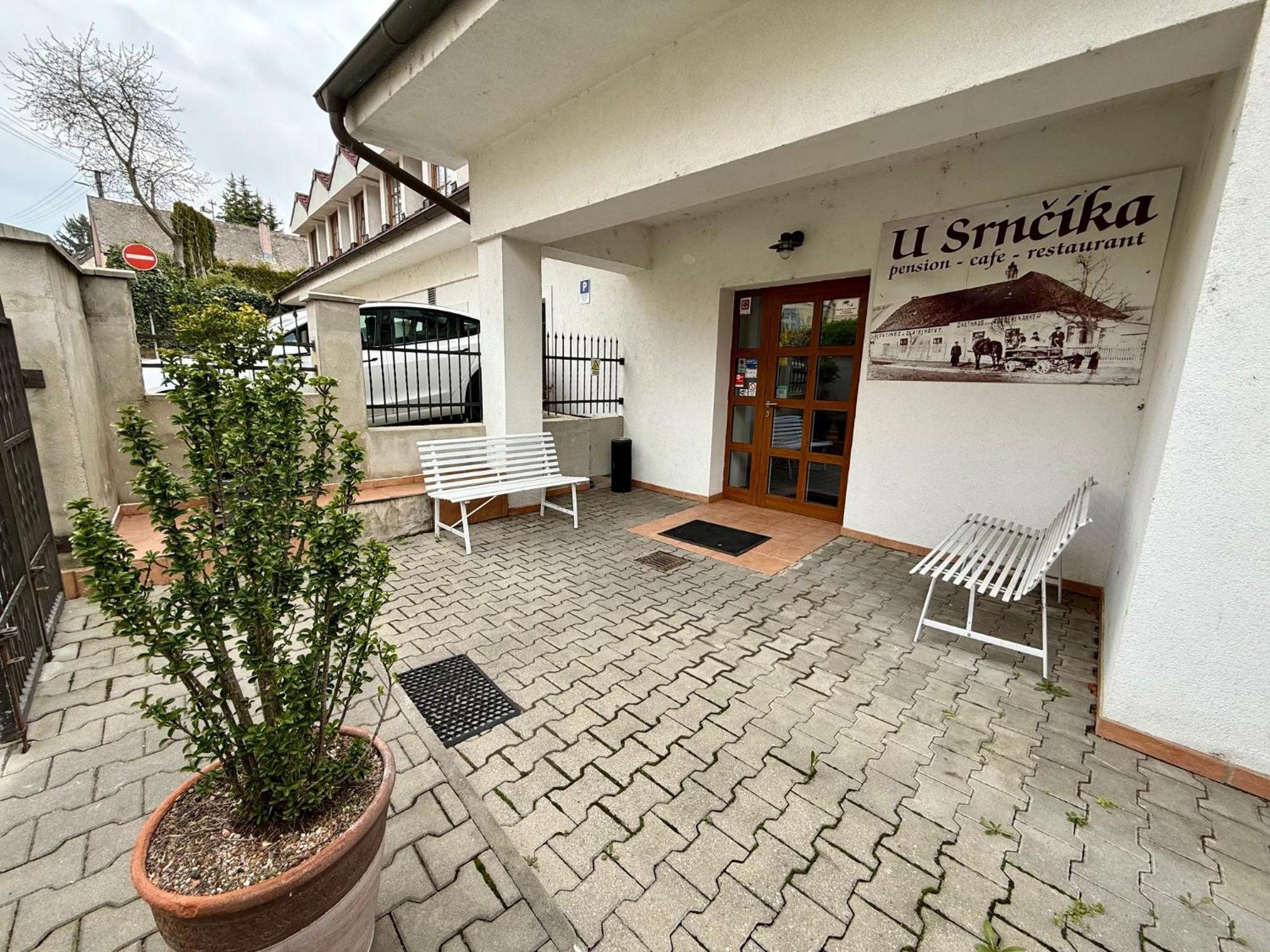 Penzion U Srncika ブラチスラヴァ エクステリア 写真